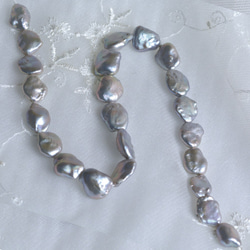 大粒バロック淡水パール 4粒 17mm シルバー系 真珠 ルース 素材 パーツ 2枚目の画像