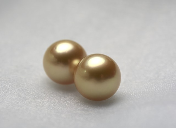 白蝶ゴールドパール 無穴 12.1mm 1粒 ラウンド系 ゴールデン真珠 最高級素材 ルース 素材 パーツ 金 4枚目の画像