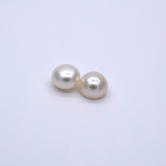片穴  淡水真珠 パール ペア 2粒 6~6.5mm ボタン セミラウンド フラット ルース 素材 パーツ 4枚目の画像