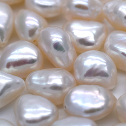大粒 淡水パール オーロラ バロック 2粒 本真珠 10.5mm~13.5mm*9.5~11mm 素材 パーツ 3枚目の画像
