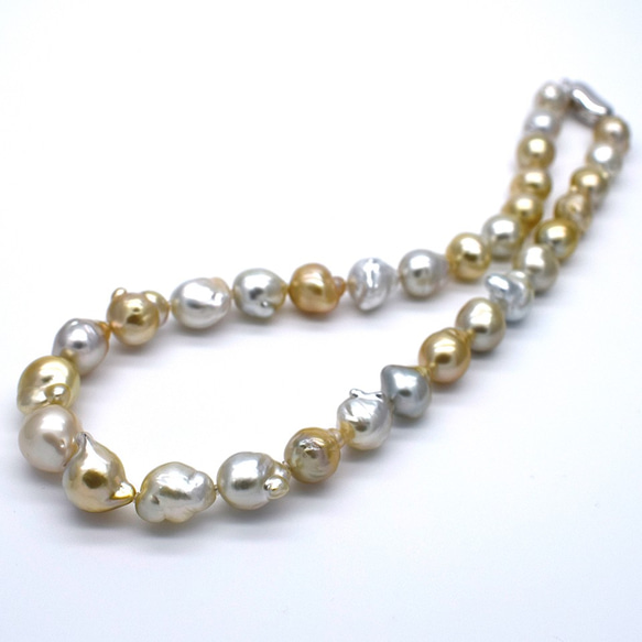 綺麗な南洋白蝶真珠11-12mm 一粒貫通タイプ ネックレス