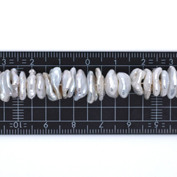 大粒 オーロラ花びら 淡水ケシパール 連40cm 真珠 扁平 縦穴 ルース 10mm~12mm シルバーホワイト系 5枚目の画像