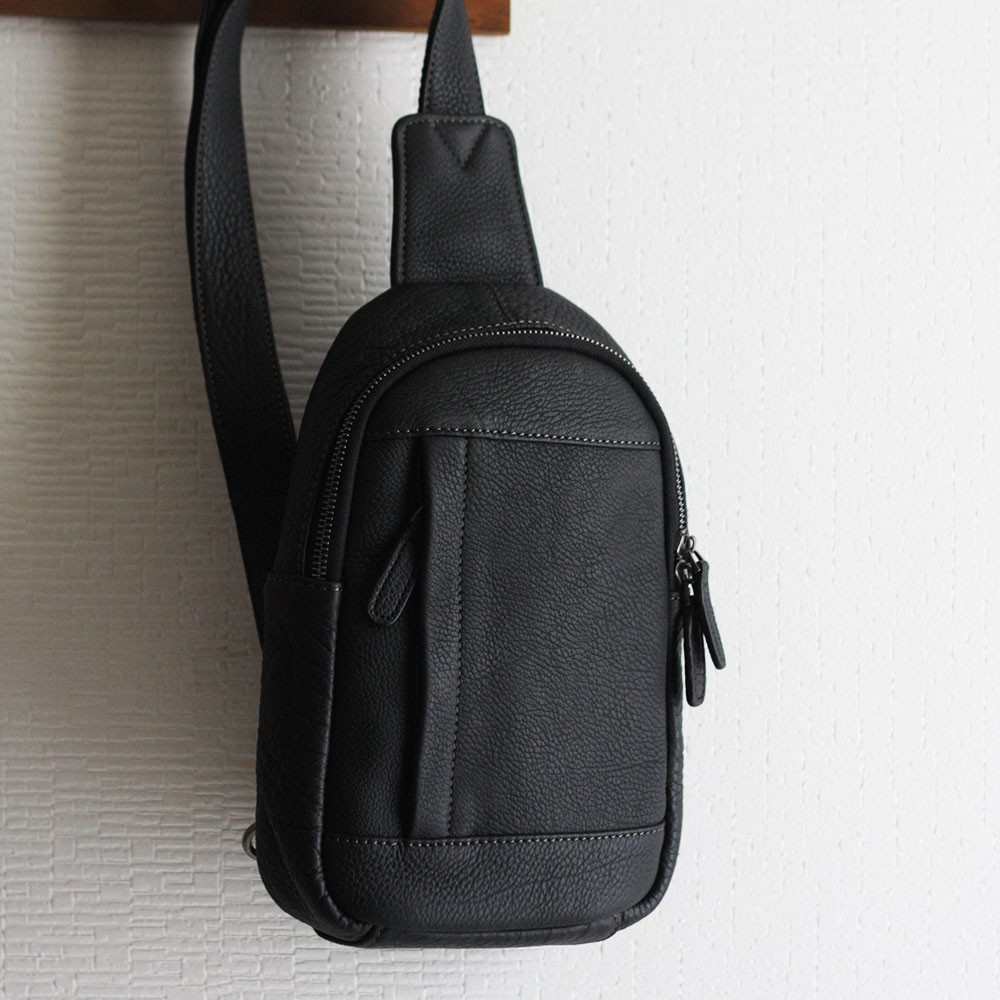 本革 ボディバッグ ブラック ワンショルダー メンズ レザーバッグ B-217