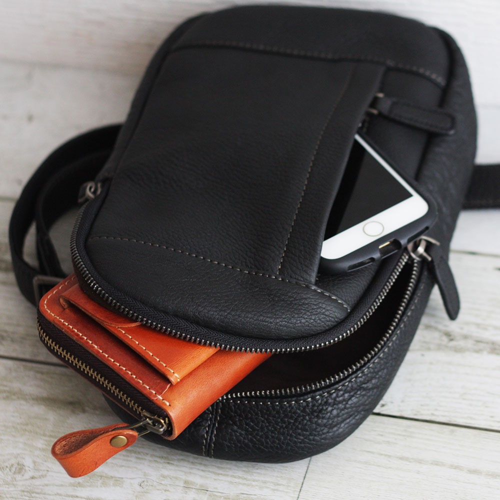 本革 ボディバッグ ブラック ワンショルダー メンズ レザーバッグ B-217