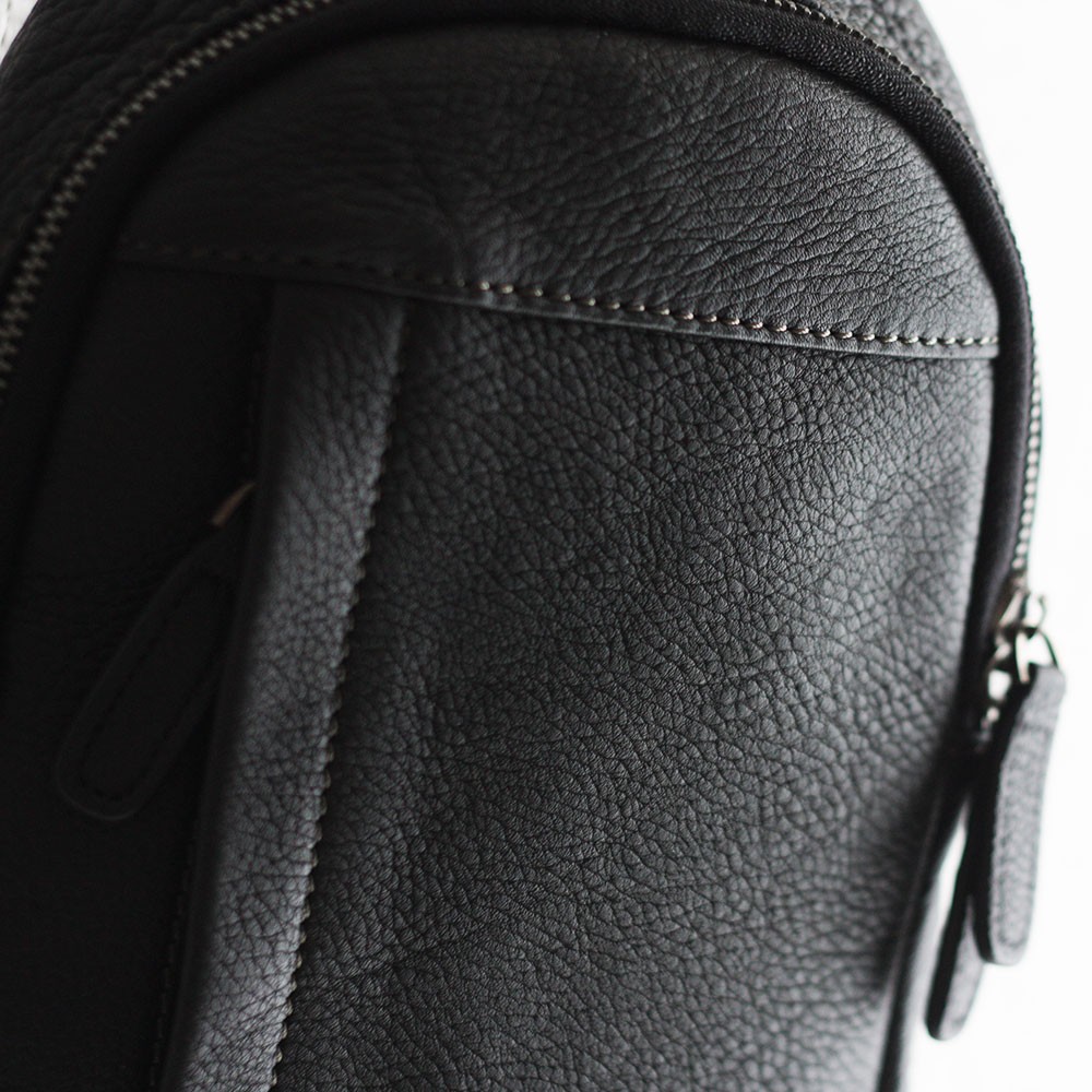 本革 ボディバッグ ブラック ワンショルダー メンズ レザーバッグ B-217