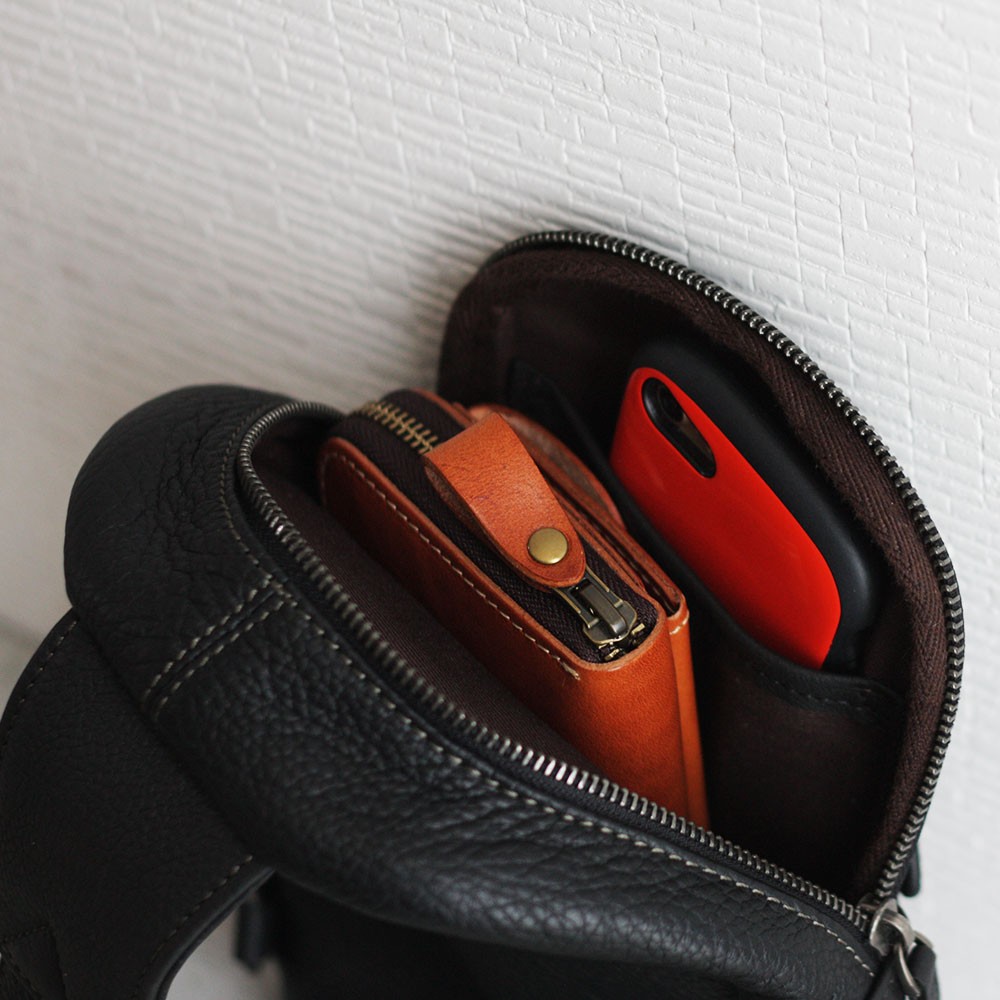 本革 ボディバッグ ブラック ワンショルダー メンズ レザーバッグ B-217