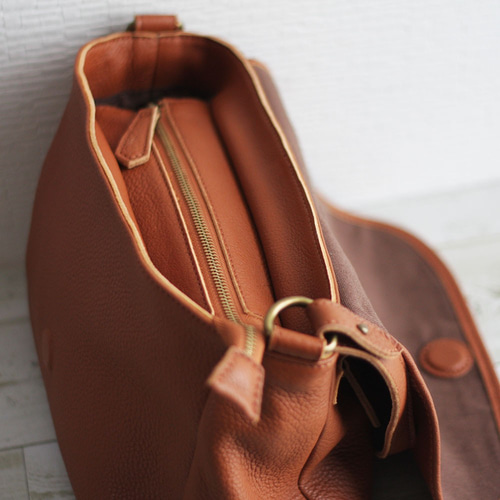 美品✨genten ショルダーバッグ メッセンジャー フラップ 本革 オレンジ