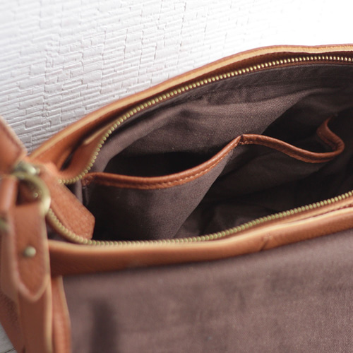 【まさデップさま専用】バイカラー フラップ レザー ショルダーメッセンジャー 0_9cddbdf1c7c26f8882835011a3ac