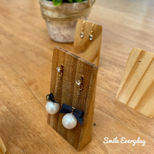 今だけ限定数】小さくてかわいい木製 アクセサリースタンド ピアス