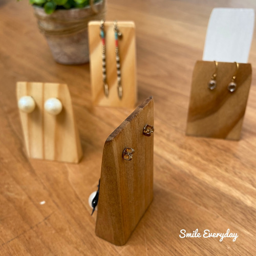 今だけ限定数】小さくてかわいい木製 アクセサリースタンド ピアス