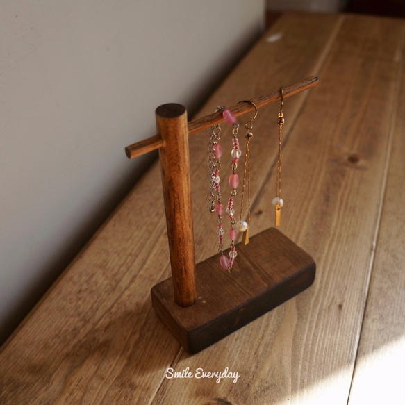 【Creema限定】コンパクトでかわいい　アクセサリースタンド 2枚目の画像