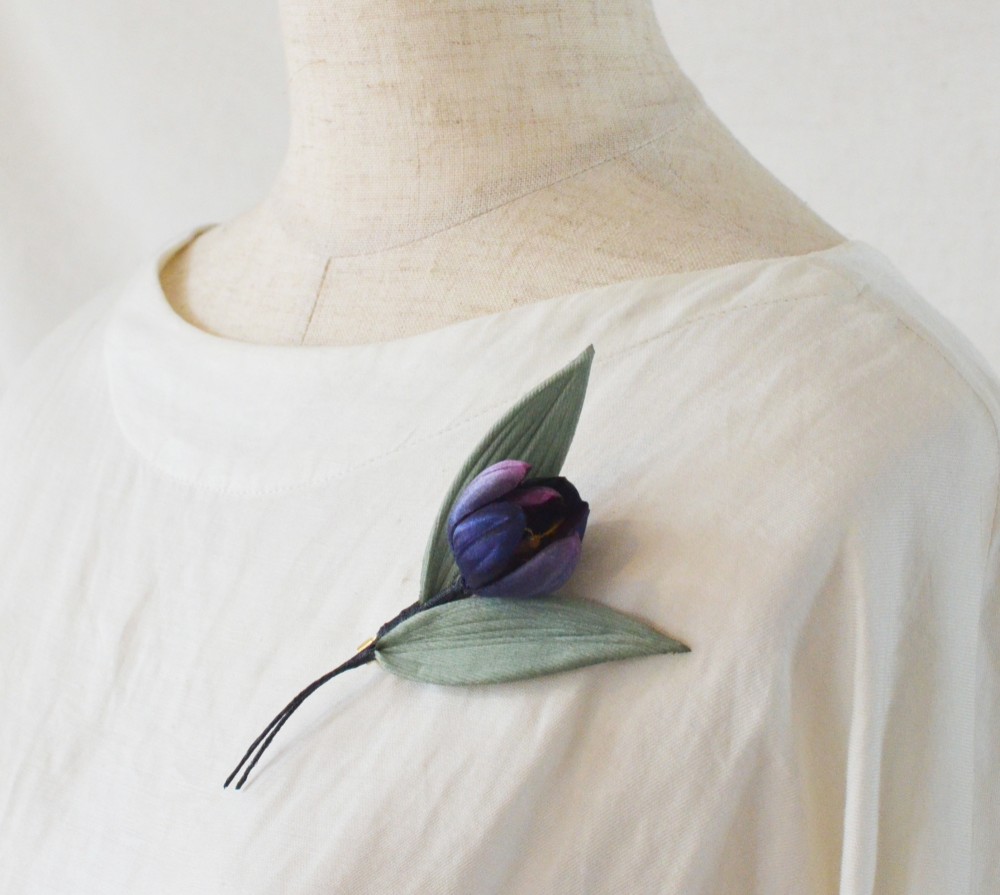 染め花・一輪挿しチューリップのコサージュ／特集掲載