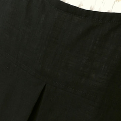 ブラック綿スラブワッシャー　横ボタンのふんわりすっきりフレアーエプロンドレス　93 8枚目の画像