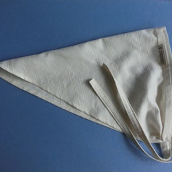 生成り色の柔らか綿ドビー（横柄）　ギャザーバブーシュカ三角巾　 6枚目の画像