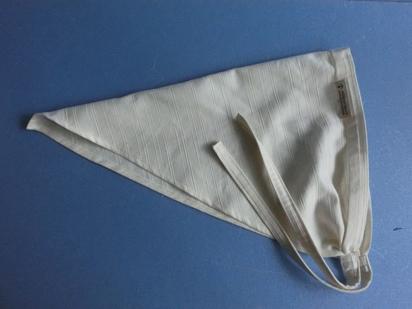 生成り色の柔らか綿ドビー（横柄）　ギャザーバブーシュカ三角巾　 6枚目の画像