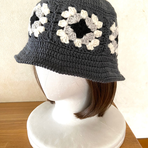 Y.A.R.N クロスモチーフ ニットハット ブラック Y.A.R.N クロスモチーフ ニットハット ブラック Y.A.R.N クロス