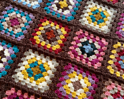 ハンドメイドグラニースクエアモチーフ編み ブランケット・ソファーカバー 他… ハンドメイドグラニースクエアモチーフ編み ブランケット・ソファー