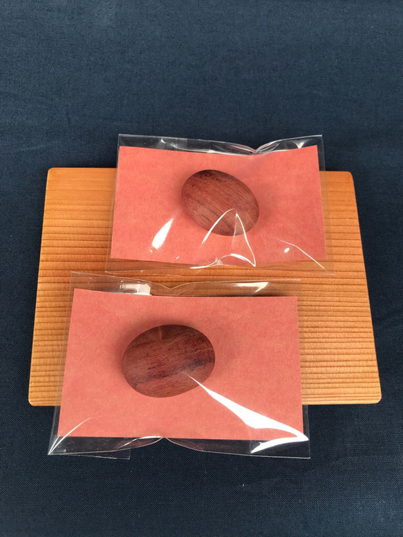 帯留め　天然木　シンプル　楕円形　金具付き　ハンドメイド　蜜ろう仕上げ 5枚目の画像