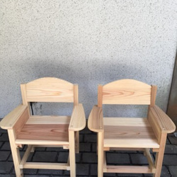 子供椅子 肘掛け付き　木製　吉野杉 2枚目の画像