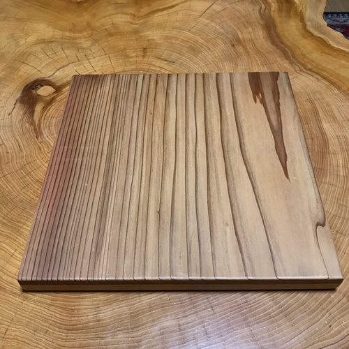 木のトレイ 吉野杉 無垢板 赤身 キッチン雑貨 約32㎝角 お盆・トレイ