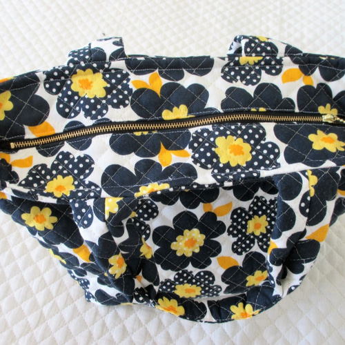 くう　♡キルティング　ファスナーバッグ　ハンドメイド sale! チャック付き☆北欧柄キルティングトートバッグ♪ トート