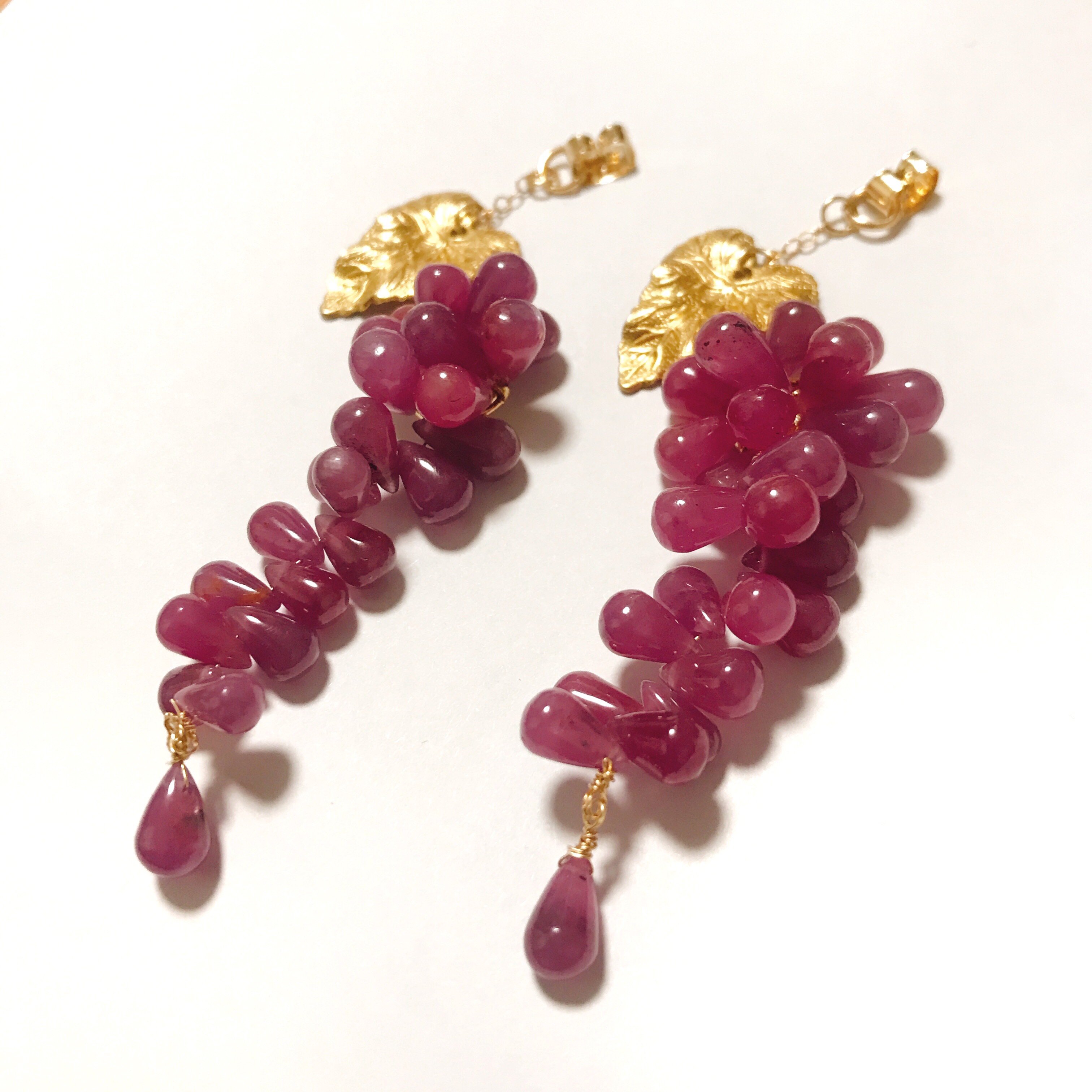 モザンビーク産ルビィー  天然石  ブドウ 16kgp 14kgf ステンレス 3wayピアス