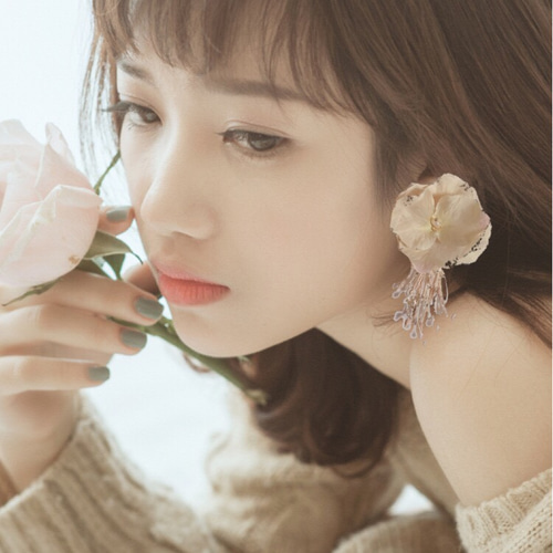 antique vanilla】布花 アーティシャルフラワー ピアス イヤリング 