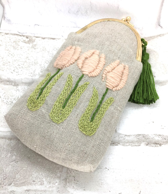 「ウールステッチ手刺繍のガマ口ペンケース」 2枚目の画像