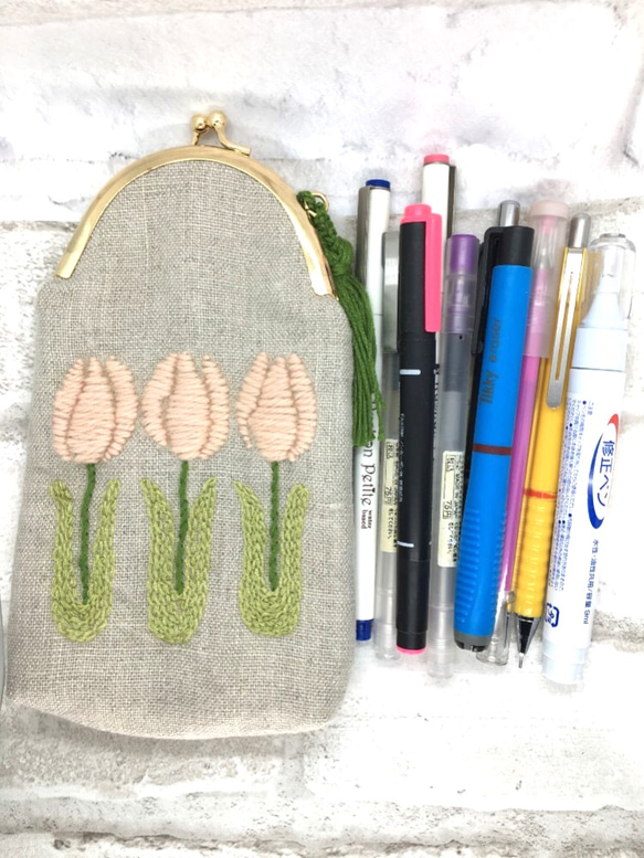 「ウールステッチ手刺繍のガマ口ペンケース」 5枚目の画像