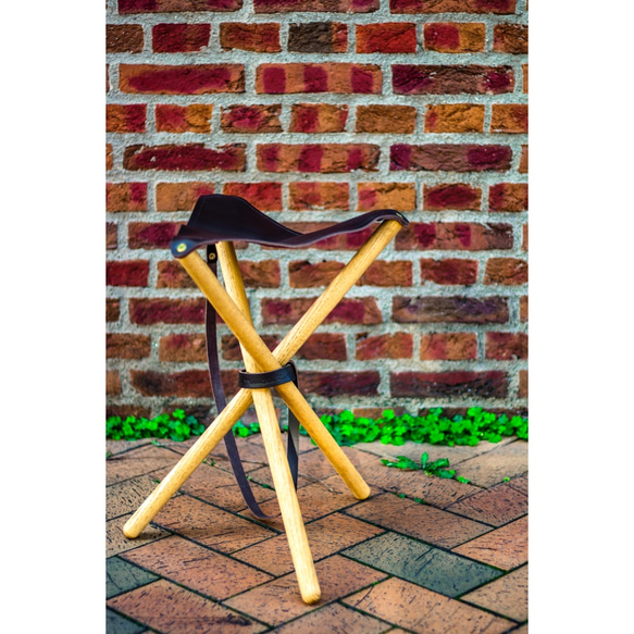 BROWN LEATHER STOOL 1枚目の画像