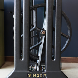 SINGER エイジング塗装　ストレート脚　80cm*45cm アンティークミシンテーブル　デスク　机　　テーブル 8枚目の画像
