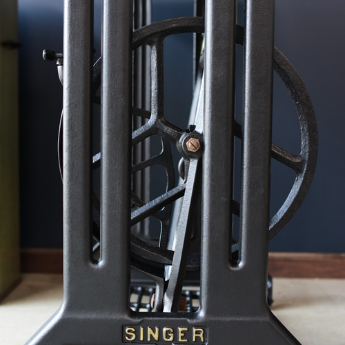 SINGER エイジング塗装天板 ストレート脚 80cm*45cm アンティーク