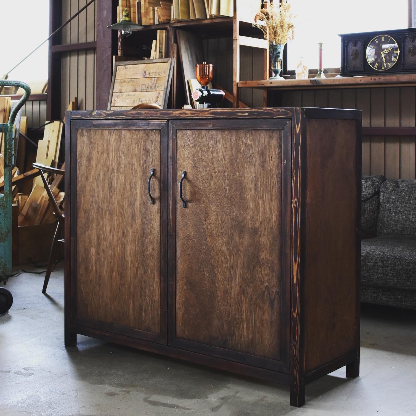 【アンティーク】木製 棚 チェスト 下駄箱 飾り棚 戸棚 古民家 古家具 古道具 ◎昭和レトロ 古家具 木製下駄箱◎引戸キャビネット ヴィンテージ 古民家◎