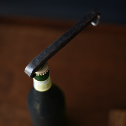ズッシリとした感触の鍛造栓抜き　bar カフェ ナイフ　飲食店　アウトドア　ビール　キャンプ　栓抜き　バー 5枚目の画像