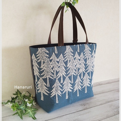 ミナペルホネンland theater(blue) トートバッグ♪木々の刺繍 ブルー  
