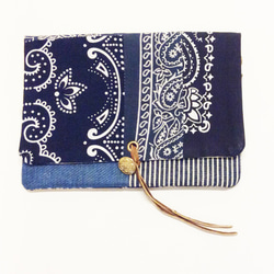 Autumn セール‼︎ REMADE Clutch Bag バンダナBLUE×ヒッコリー《クラッチバッグ Sサイズ 》 1枚目の画像