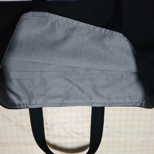 手刺繍　ローズ　濃紺　レッスンバッグ　ボタン付　大きめ　上履き入れ　お受験　通塾 8090-0024.jpg