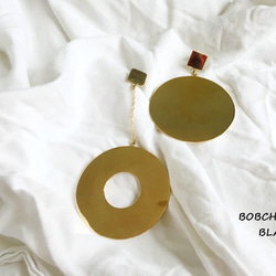 BOBCHIC BLACK - XOXO 系列 Alternative O 不對稱垂墜耳環 第2張的照片