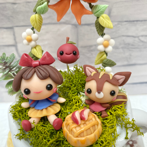 受注制作✩白雪姫のティーカップ 樹脂粘土 粘土細工 ミニチュア ドール