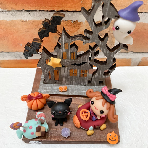 ミニチュア魔女のお気に入りテーブル