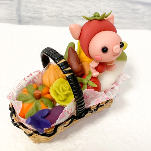 こねこね 樹脂粘土 ぶたさんの野菜かご ミニチュア 粘土細工