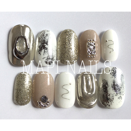 ✳︎ホワイト x シルバーニュアンスネイル✳︎ ネイルチップ（つけ爪  