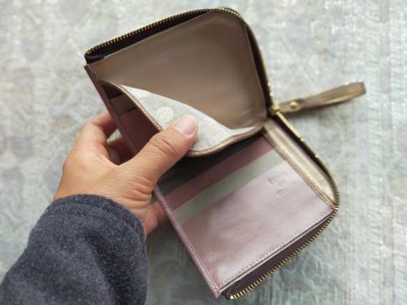 刺繍革財布 『SHABON』くすみピンク☆ 二つ折りミニ財布☆ 4枚目の画像