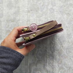 刺繍革財布 『街』灰ピンク☆ 二つ折りミニ財布☆ 8枚目の画像