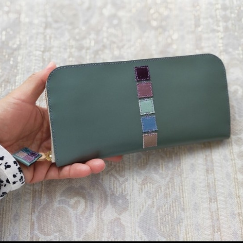 美品未使用　仔牛革グリーンコート nekoroundgr.jpg