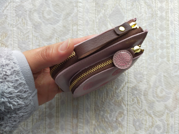 刺繡皮革錢包“SHABON &amp; Bear”灰粉色（牛皮）雙折迷你錢包 第8張的照片