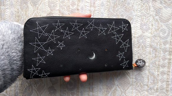 刺繍革財布『星空』牛革（ラウンドファスナー型）BLACK 6枚目の画像