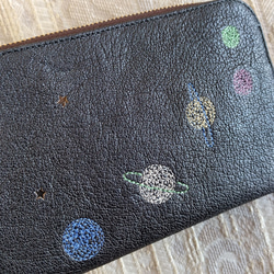 刺繍革財布『宇宙』パール濃グレー×colors（ヤギ革）ラウンドファスナー型 10枚目の画像