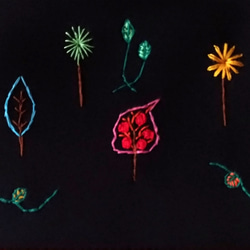 北欧風 花と木の手刺繍タブレットケース 2枚目の画像