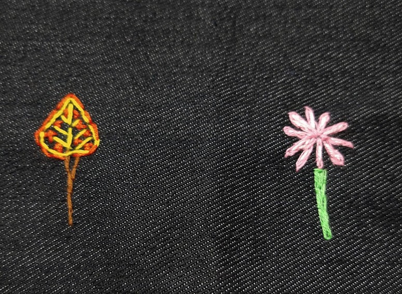北欧風　森の手刺繍ランチョンマット　デニム風 3枚目の画像